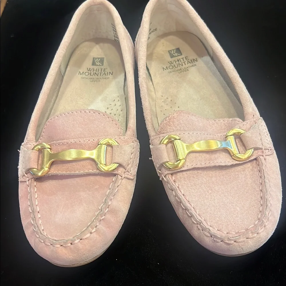 White Mountain 6M Scotch Pink Leather Loafers with Gold Horse Bit